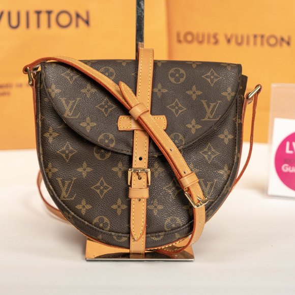 Louis Vuitton Handbags - *Host Pick!* Authentic LOUIS VUITTON Chantilly MM Crossbody
